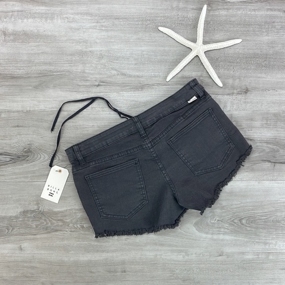 🔆BILLABONG🔆 LITE HEARTED JEAN SHORTS - Picture 7 of 9